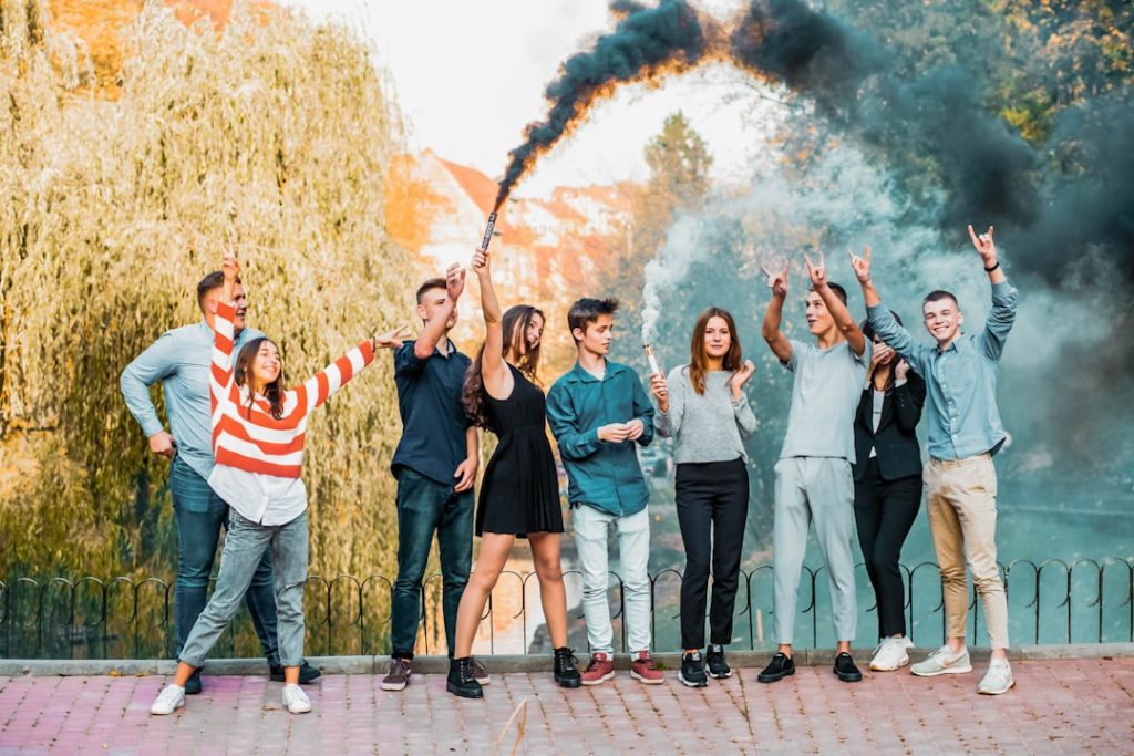 Gen Z Là Gì? Đặc Điểm Nổi Bật Và Lối Sống Của Thế Hệ Z Việt Nam