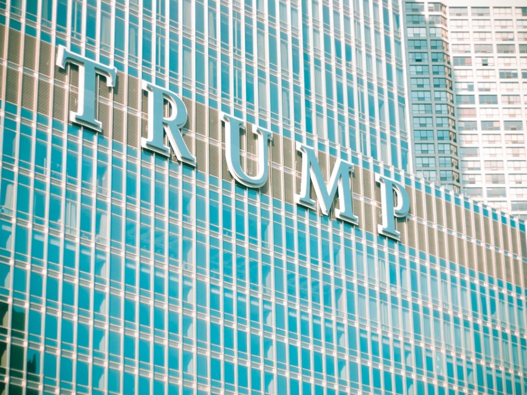 Thuế 46% của Trump có hiệu lực từ 9/4: Doanh nghiệp Việt Nam đối mặt bài toán sống còn