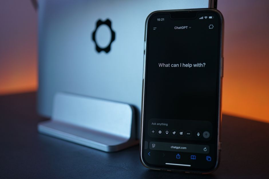 ChatGPT vs Claude vs Gemini 2026: nên chọn AI nào cho người Việt?